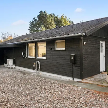 4 Bedroom Amazing In Hébergement de vacances