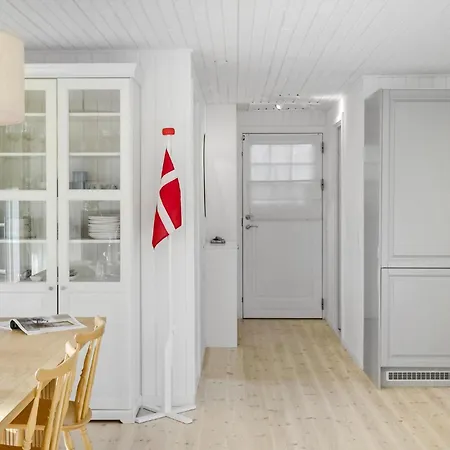 4 Bedroom Amazing In Hébergement de vacances Rødby